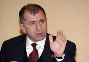 Üniversitede Ümit Özdağ a Protesto