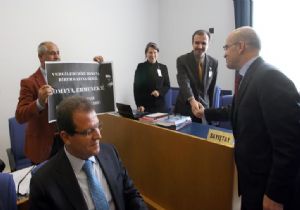Bütçe de Bakan a Pankart Şoku!