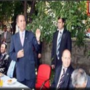 VALİ, KENDİ KENDİNİ PROTESTO ETTİ