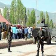 YÜKSEKOVA DA TRAFİK POLİSİ NE BOMBA ATTILAR