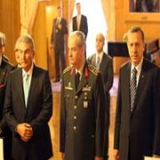 DEVLETİN ZİRVESİNİN SURATI ASIK!