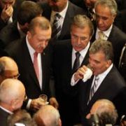 TBMM RESEPSİYONUNDA POLİS ZORU  TARTIŞMASI
