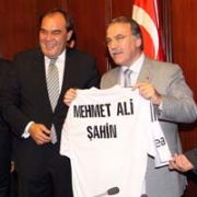  ARTIK MECLİS BAŞKANIYIM, SİYASİ DEĞERLENDİRME YAPMAM 