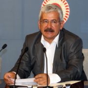 UFUK URAS DAN TUHAFANAYASA OYLAMASI YORUMU!